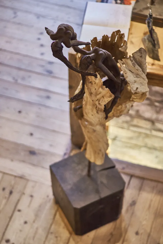 Sculpture de Bruno Barbieri, bois, terre cuite et acier